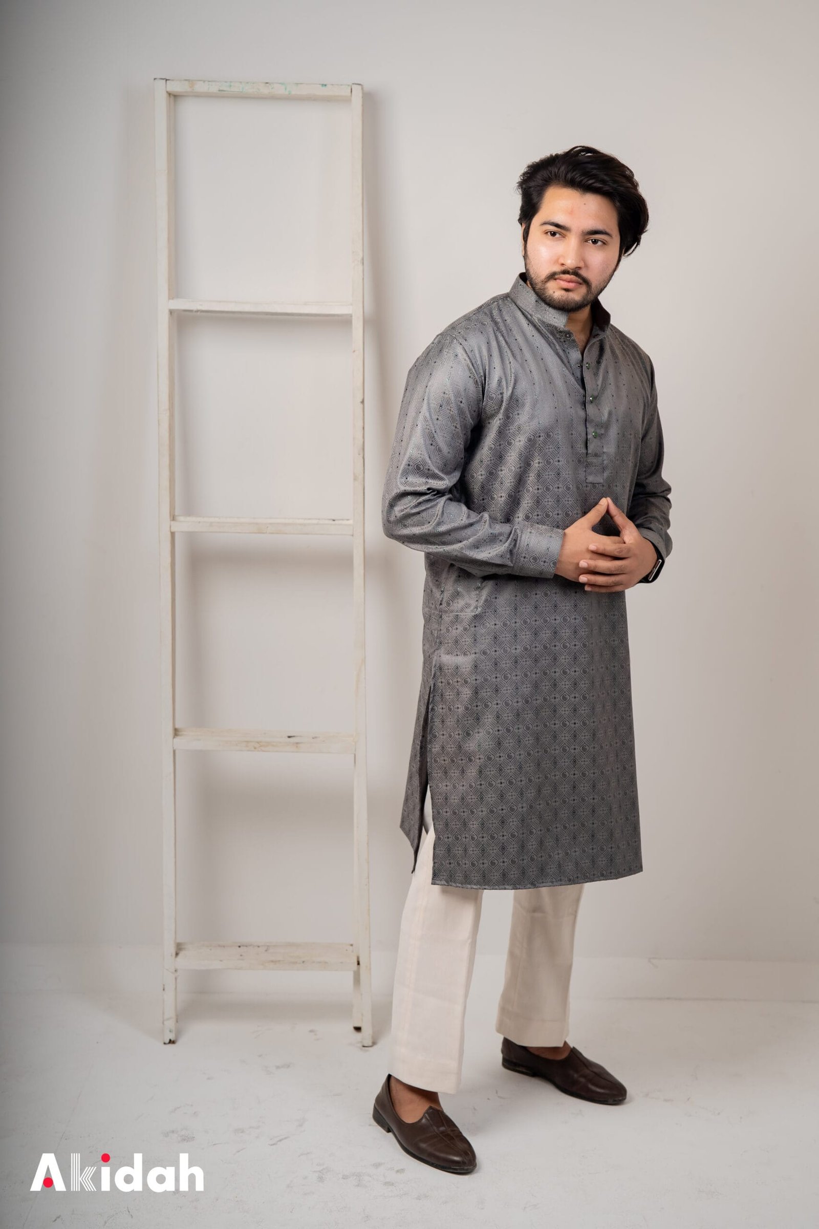 Emerald Grid: Smoked Ash